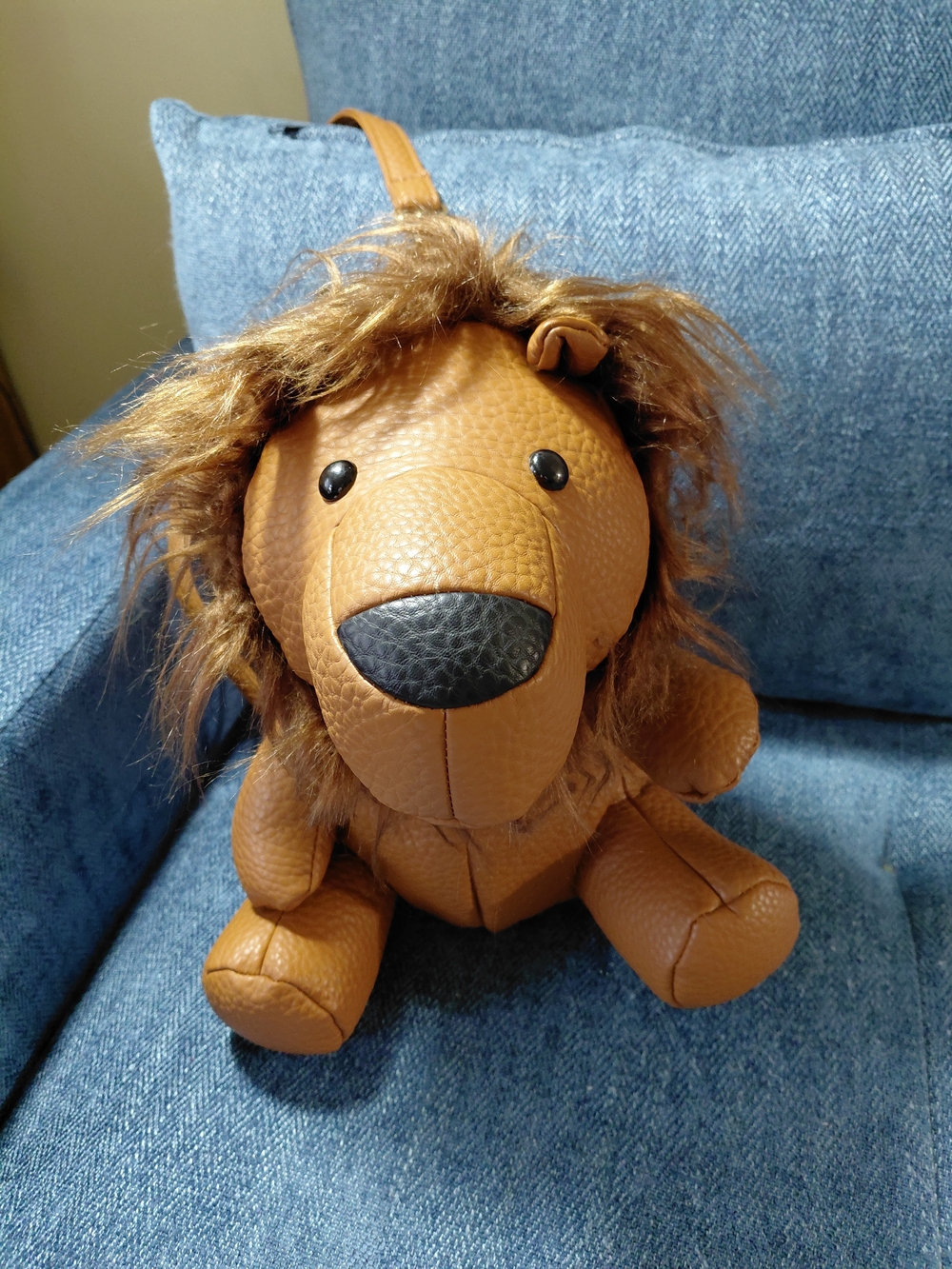 Plush Faux-Leather Lion Bag - Tan with Black Nose